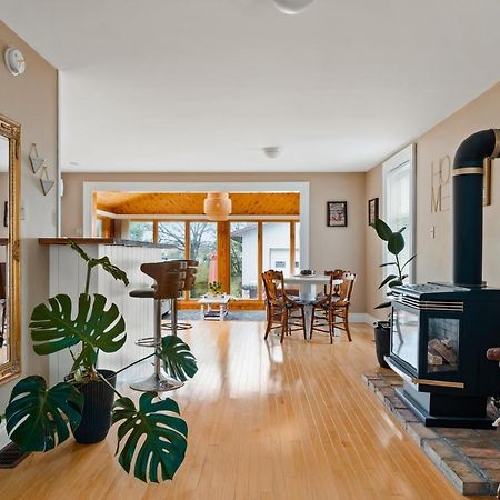 Sunroom On Maple Picton Exterior foto