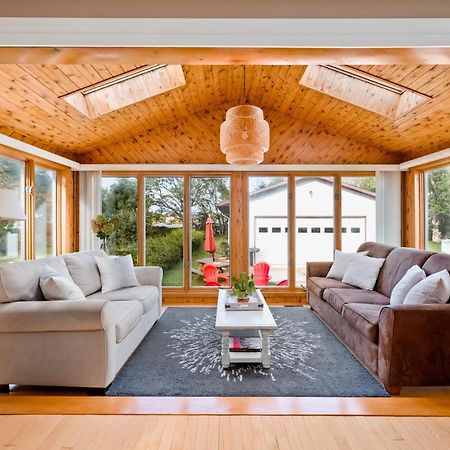 Sunroom On Maple Picton Exterior foto
