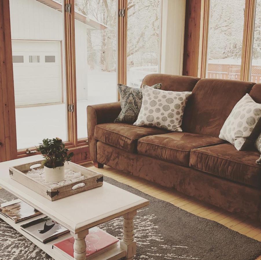 Sunroom On Maple Picton Exterior foto