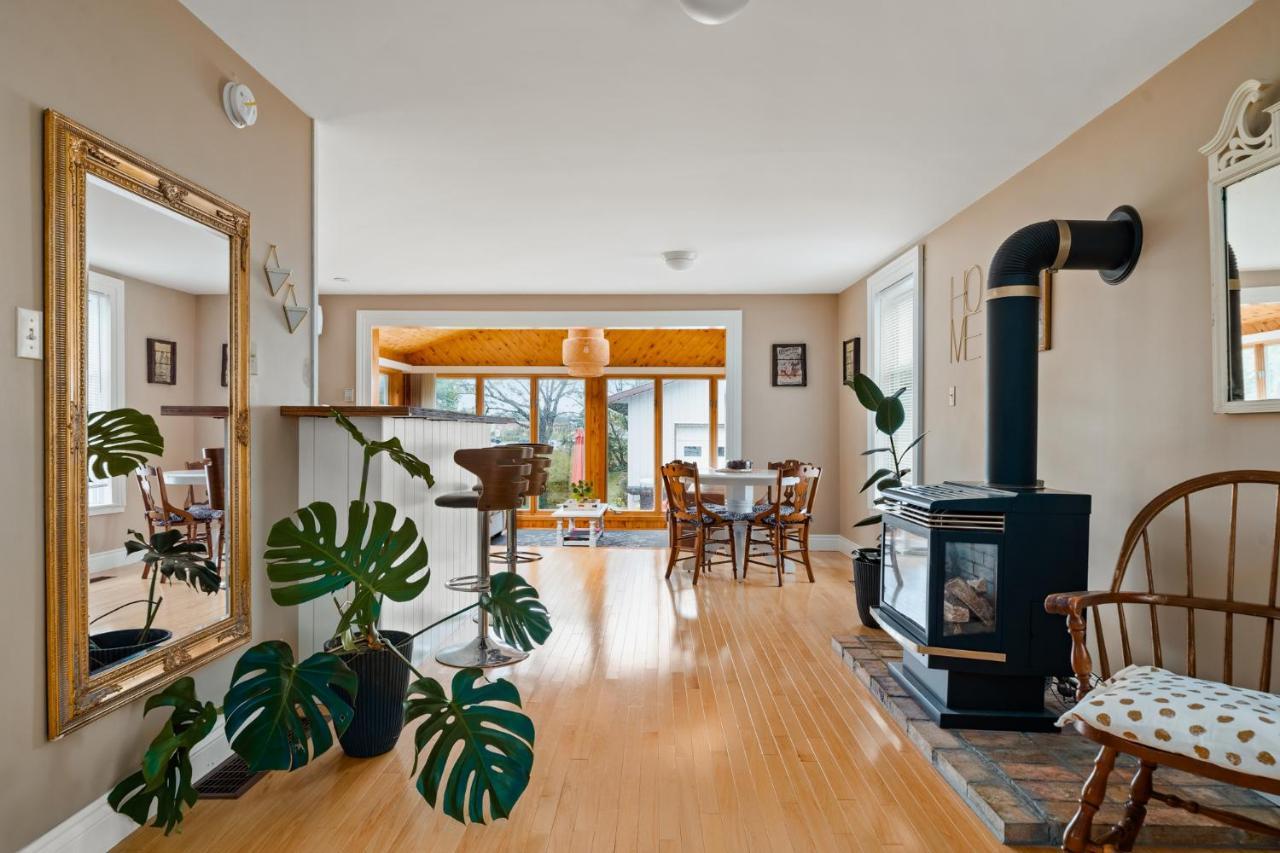Sunroom On Maple Picton Exterior foto